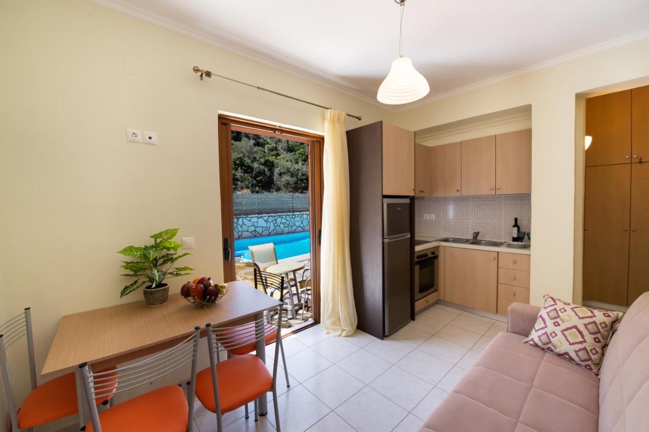 Delphinus Villas-Villa Nikitas อาโยส นิกีตัส ภายนอก รูปภาพ