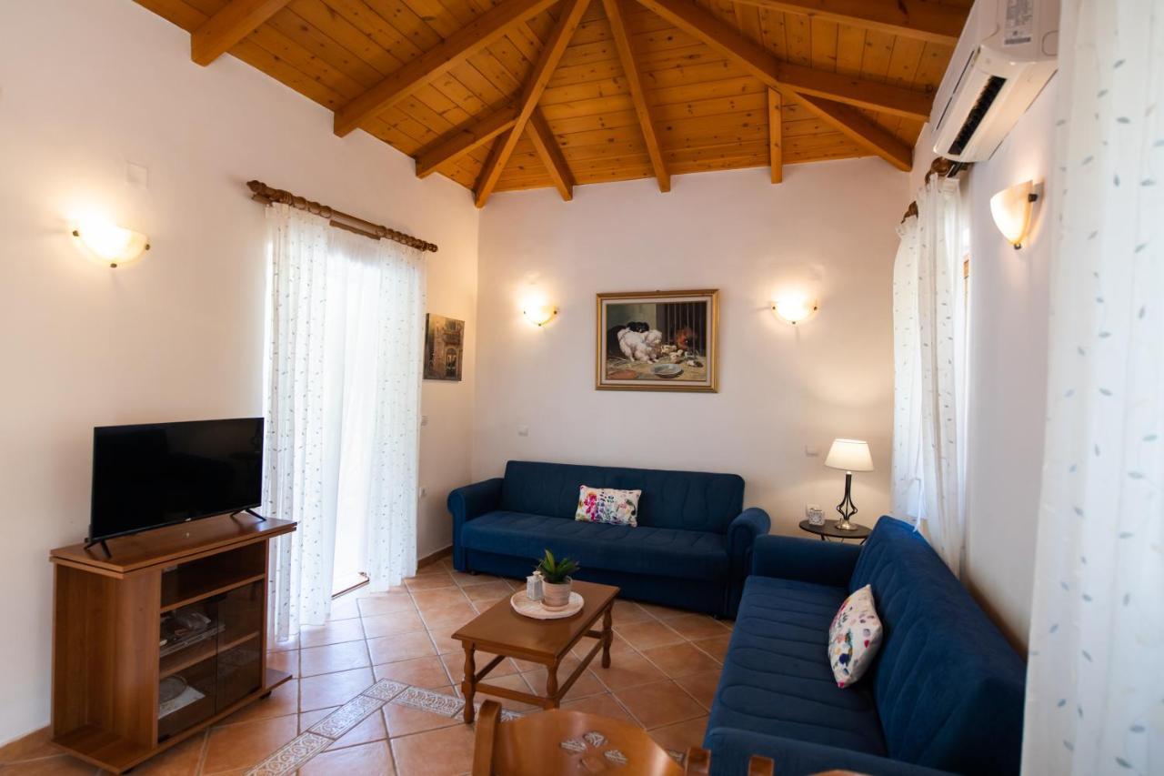 Delphinus Villas-Villa Nikitas อาโยส นิกีตัส ภายนอก รูปภาพ
