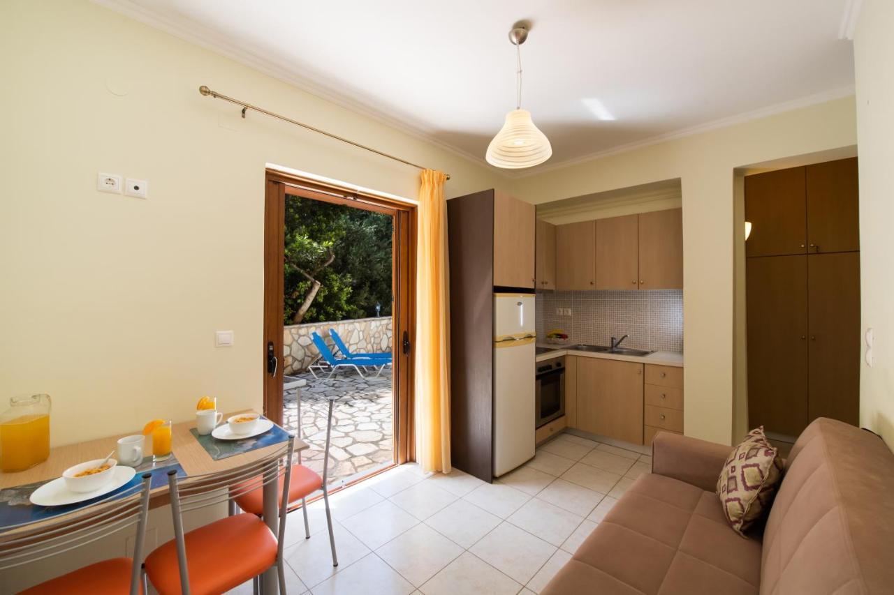 Delphinus Villas-Villa Nikitas อาโยส นิกีตัส ภายนอก รูปภาพ