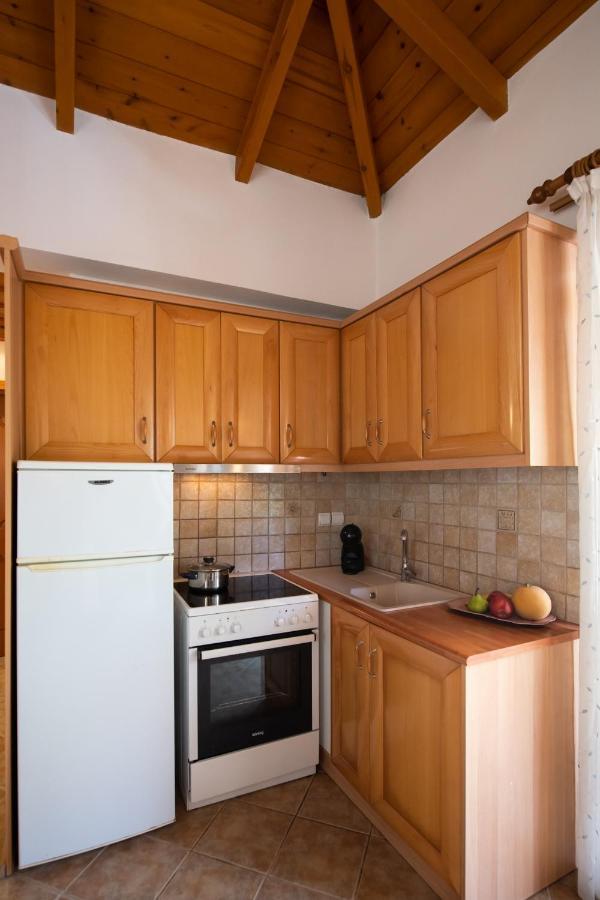 Delphinus Villas-Villa Nikitas อาโยส นิกีตัส ภายนอก รูปภาพ