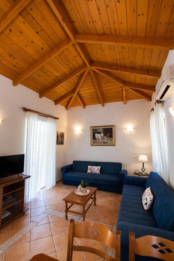 Delphinus Villas-Villa Nikitas อาโยส นิกีตัส ภายนอก รูปภาพ