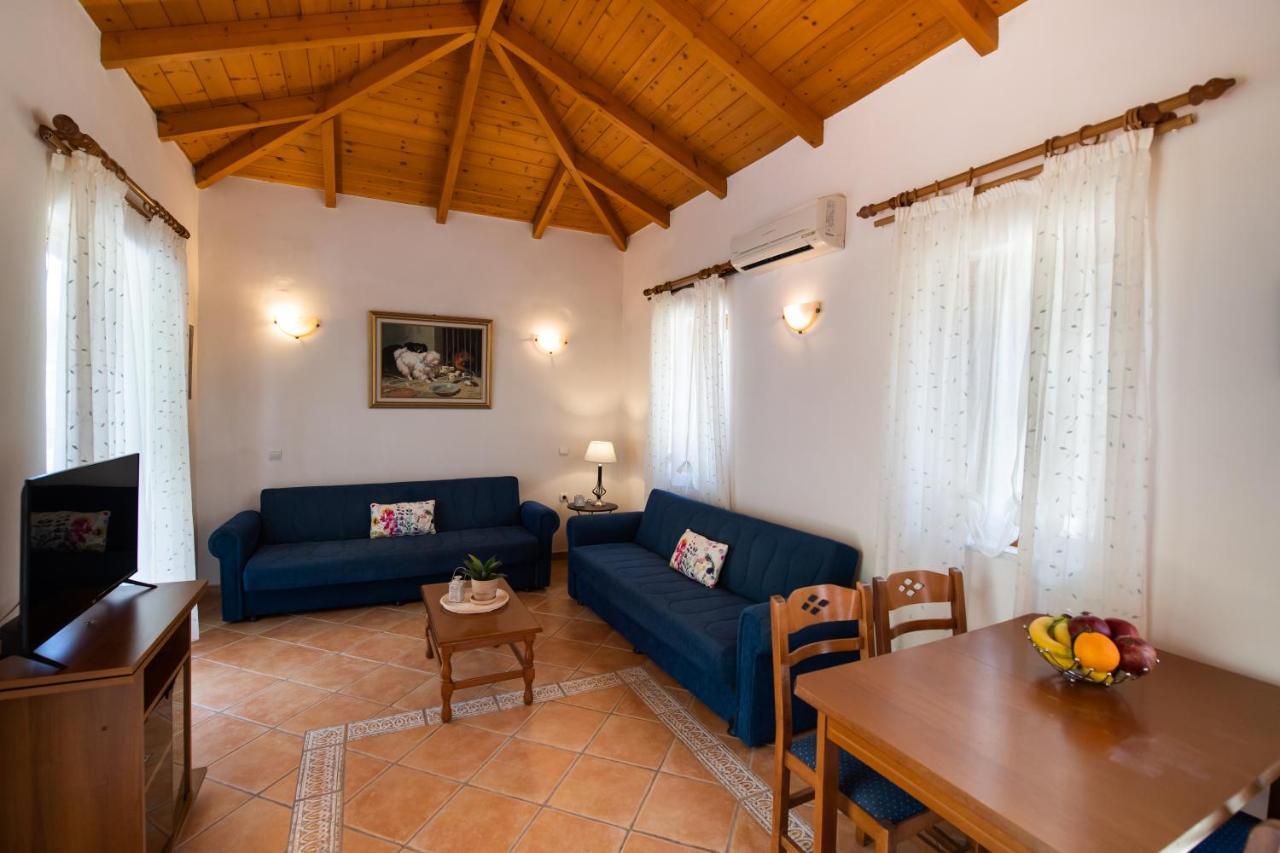 Delphinus Villas-Villa Nikitas อาโยส นิกีตัส ภายนอก รูปภาพ