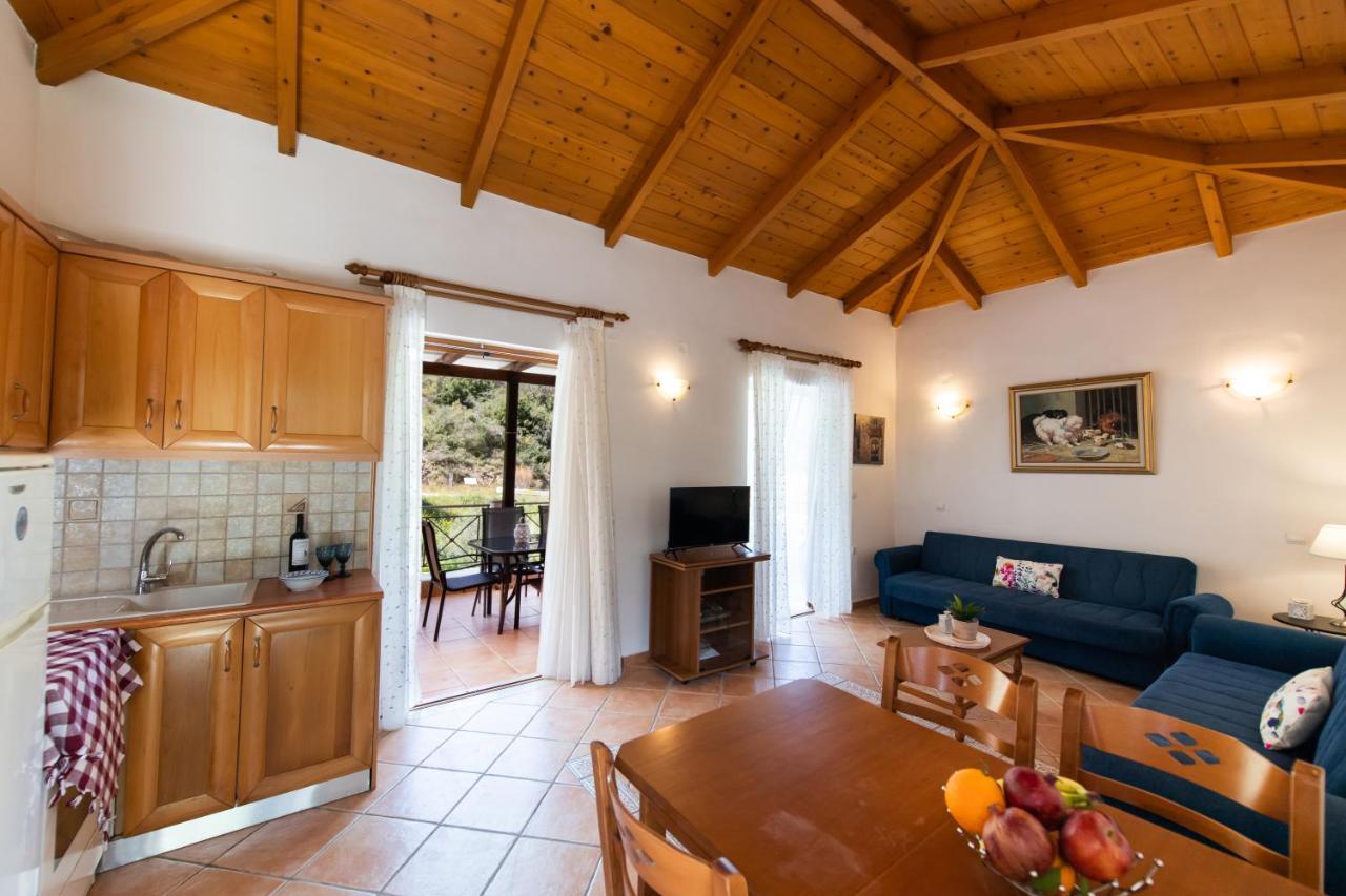 Delphinus Villas-Villa Nikitas อาโยส นิกีตัส ภายนอก รูปภาพ